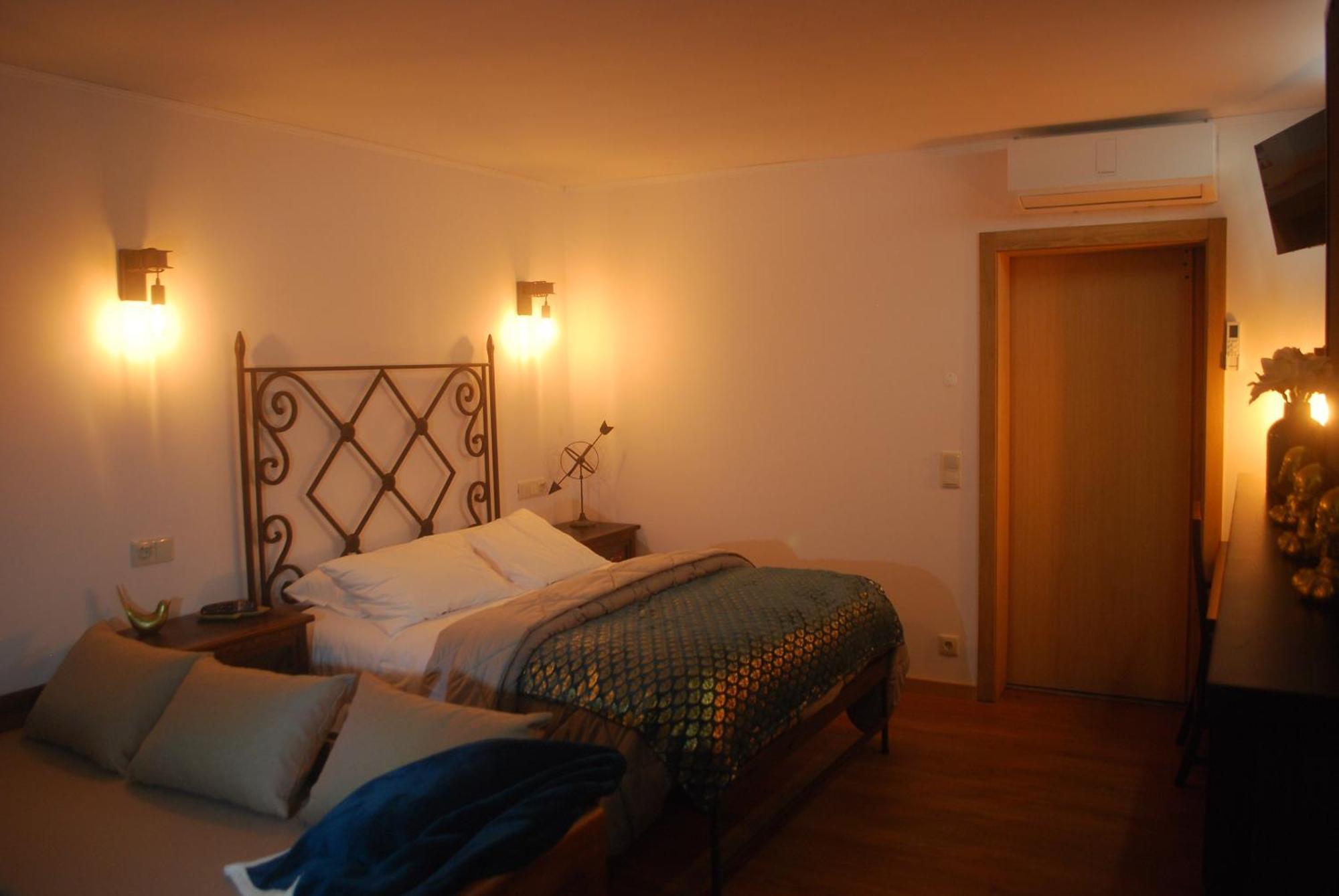 Quinta Padre Lobo Guest House Santa Maria da Feira Bagian luar foto