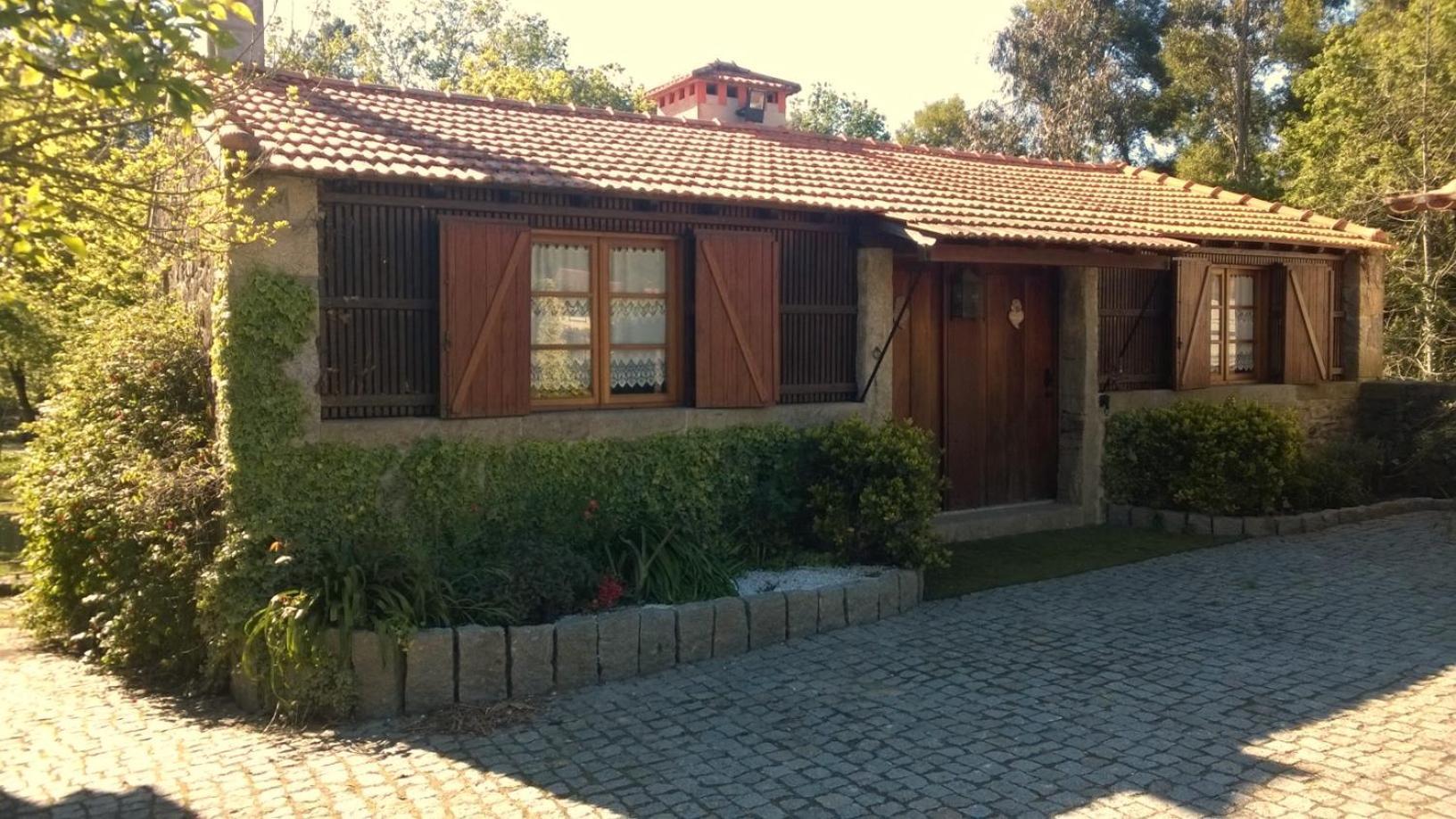 Quinta Padre Lobo Guest House Santa Maria da Feira Bagian luar foto