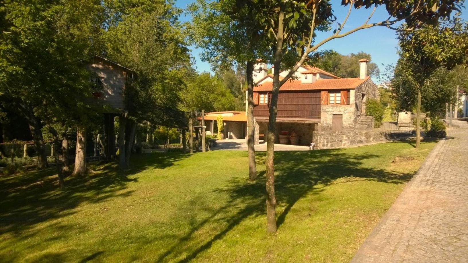 Quinta Padre Lobo Guest House Santa Maria da Feira Bagian luar foto