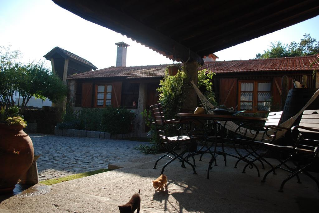Quinta Padre Lobo Guest House Santa Maria da Feira Bagian luar foto